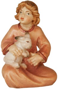 Bambina seduta con coniglio