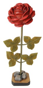Rosenblüte mit Holzstängel