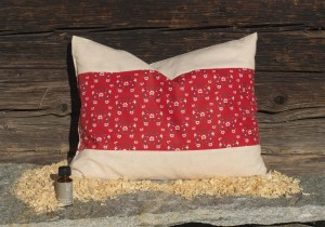 Pillow of swiss pine wood (red) with swiss pine oil 10 ml